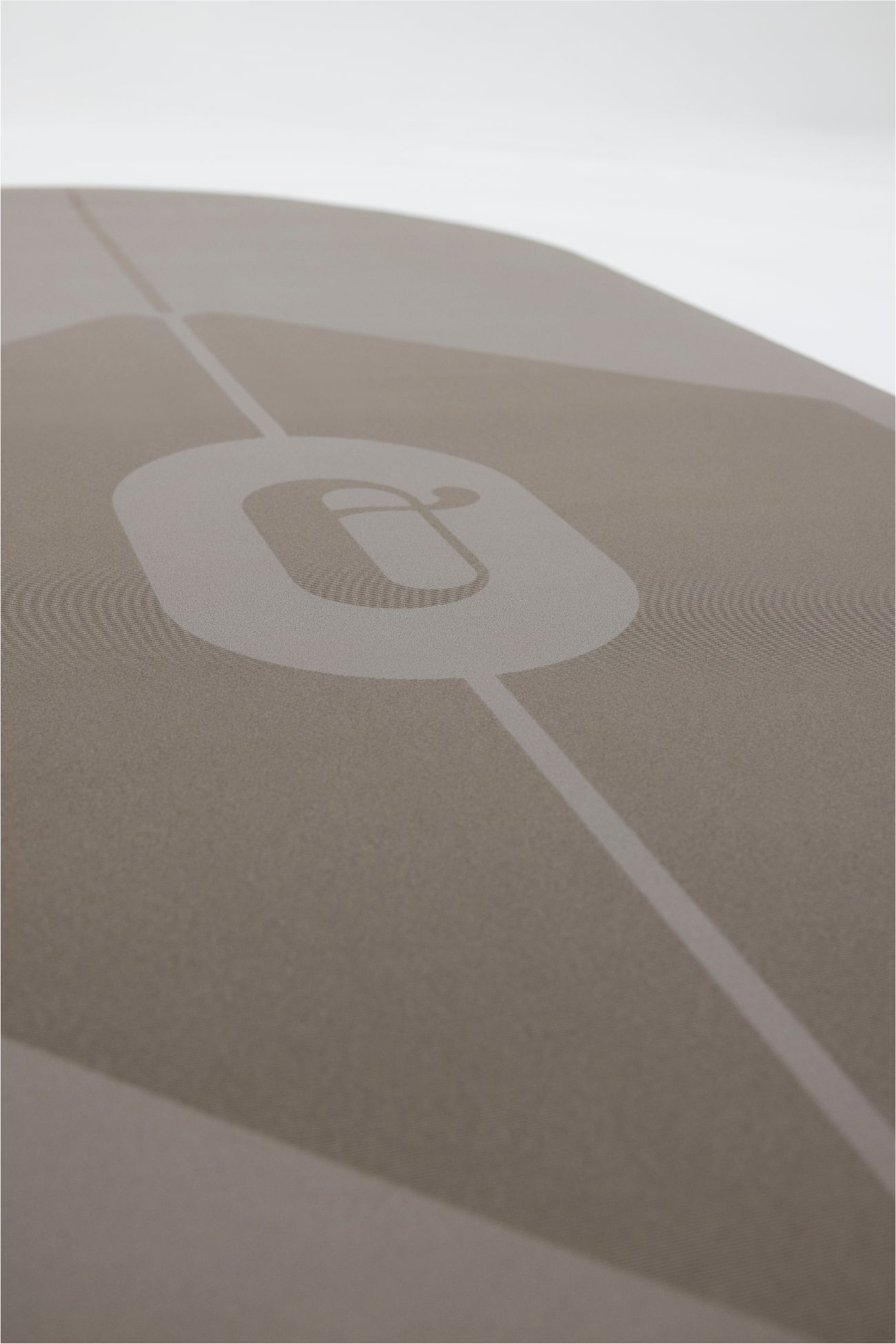 tapis-yoga-ovale-arrondi-beige-sarrasin-ogma-divinité-ancrage-amorti-confortable tapis de yoga Ogma, divinité de la sagesse, beige sarrasin en caouchouc naturel biosourcé