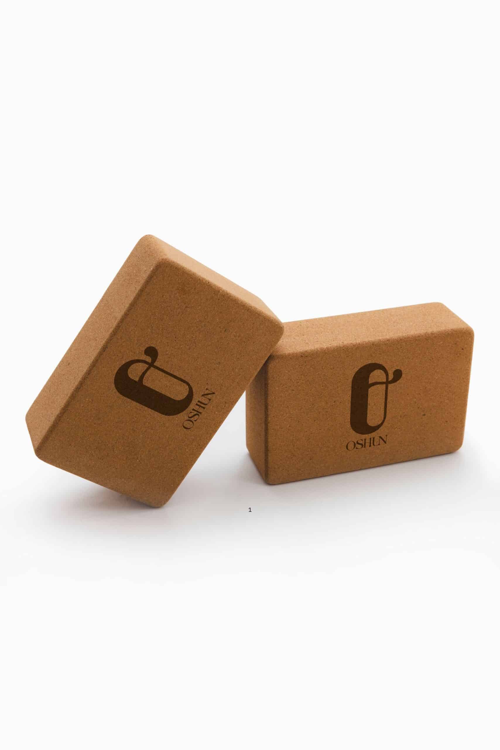 Brique de yoga Vishnu Oshun en liège naturel, accessoire de yoga design, écologique, durable et made in France, idéal pour le Hatha Yoga, le Yin Yoga et le Pilates.